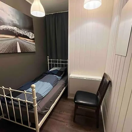 Cozy Miniroom A Lägenhet Amot